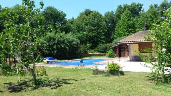 Captieux - Domaine du Gaille avec sa piscine au milieu des feuillus