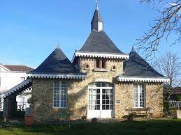 Gite Machaxju Hontanx avec son architecture originale de pierre