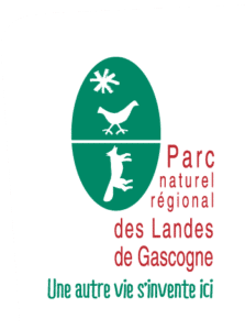 logo du parc naturel régional des Landes de Gascogne avec son renard et sa poule qui sont les deux animaux symbolisant l'architecture du poulailler perché traditionnel du territoire