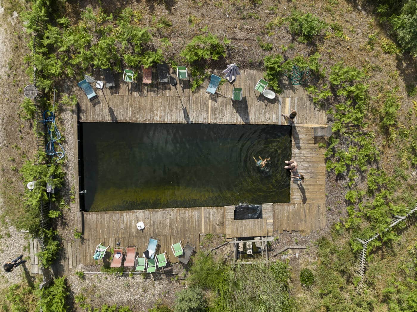 piscine naturelle vue du ciel